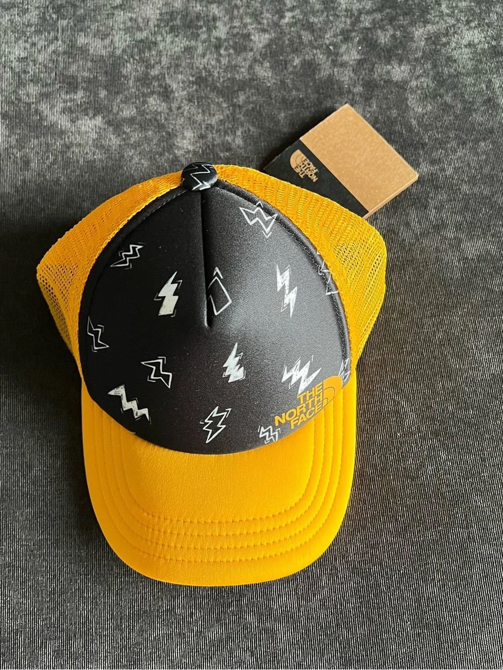 NWT The North Face Kids Trucker Hat Size Small (2T-3T)